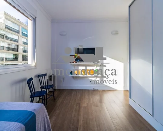 Imagem Apartamento com 220m², 3 quartos sendo 1 suíte e 2 vagas.