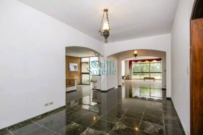 Imagem Casa/Sobrado à Venda na Vila Madalena - São Paulo/SP.