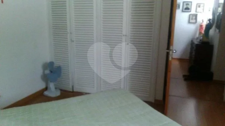 Imagem Sobrado à venda com 5 quartos, sendo 2 suítes, em Butantã, São Paulo - SP