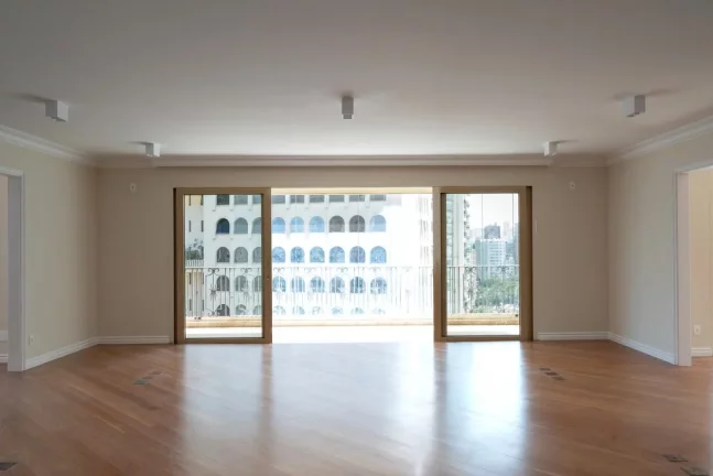 Imagem Luxury 3 Bedroom Apartment for Sale in São Paulo - Jardim Paulistano 3 Suites, 4 Bathrooms, 3 Parking Spaces, 278m² Area