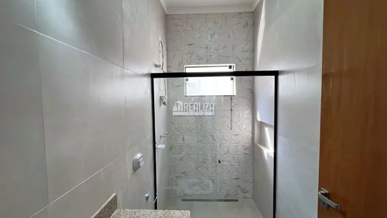 Imagem Casa à venda no Parque das Laranjeiras II, Uberaba - 3 dormitórios e suíte!