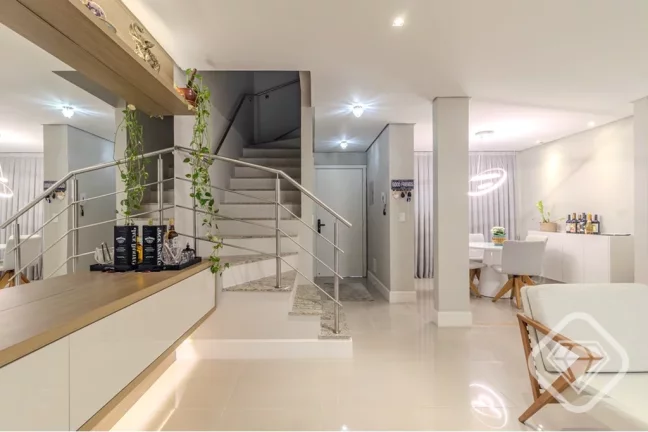 Imagem Casa com 4 dormitórios, 2 suítes, terraço e espaço gourmet no Tristeza

Casa em condomínio fech...