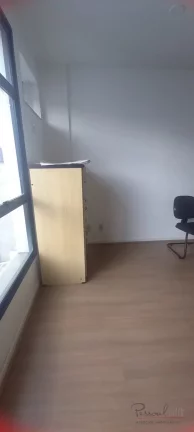 Imagem Sala Comercial à Venda no Centro de Florianópolis* Localizada em andar alto, esta sala comercial o...