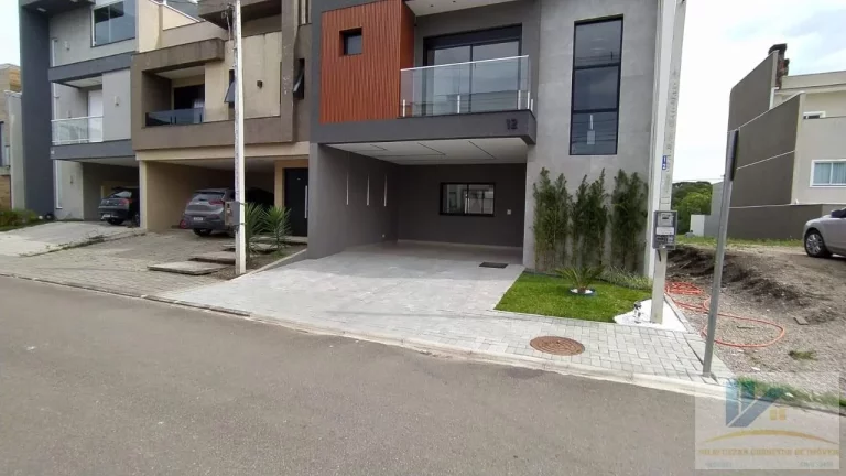 Imagem Sobrado para Venda em São José dos Pinhais, Costeira, 3 dormitórios, 1 suíte, 2 banheiros, 2 vagas