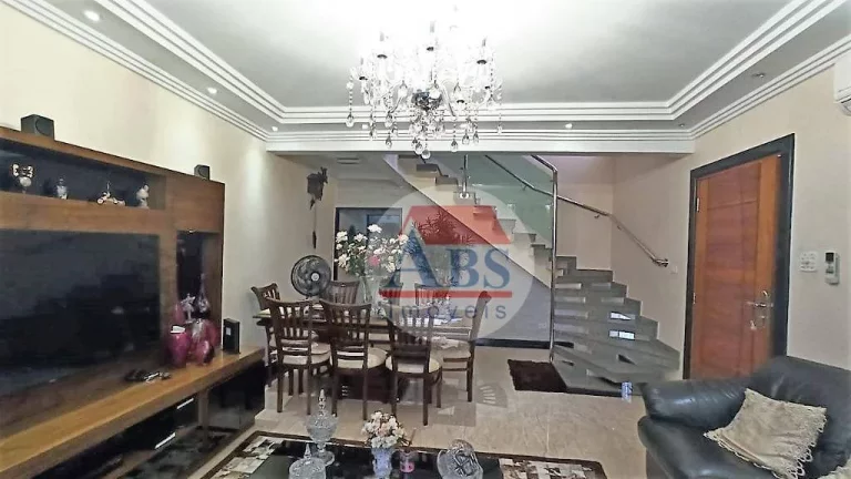Imagem Lindo Sobrado Geminado com 3 dormitórios à venda, 204 m² por R$ 800.000 - Vila Ponte Nova - Cubatão/SP