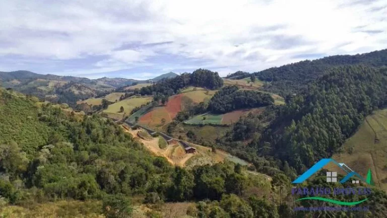 Imagem Paraíso para amantes da natureza: Terreno com cachoeira em Gonçalves!