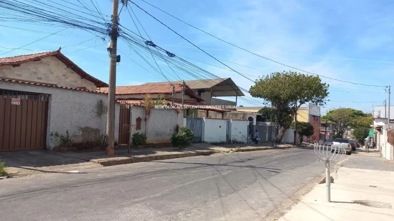 Imagem Excelente terreno à venda localizado na Rua Regina, Bairro Pedra Azul, em Contagem. Com área total...