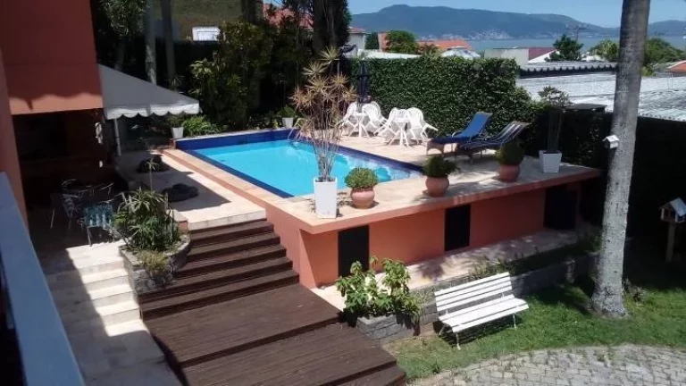 Foto do imóvel Casa com 4 Quartos à Venda, 360 m² em Itaguaçu - Florianópolis