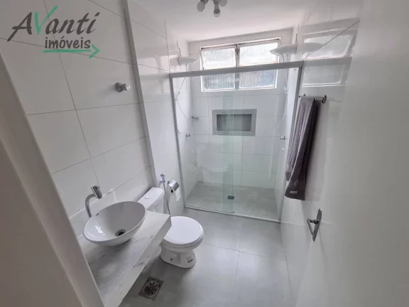 Imagem Apartamento à de 2 quartos , 83m², todo reformado, localizado no bairro Embaré - Santos/SP