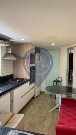 Imagem Casa de Luxo na Vila Dom Pedro II: 4 quartos, 3 suítes, 2 salas, 4 banheiros, 2 vagas de garagem, 124 m² - São Paulo-SP.