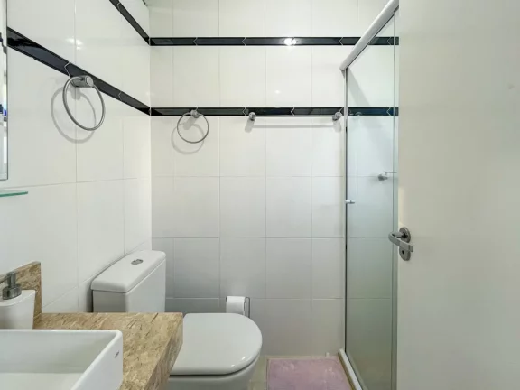 Imagem Impecável apartamento à venda em Riviera de São Lourenço Módulo 06: 3 quartos, 2 suítes, 2 salas, 2 vagas, 145,28m² de área.