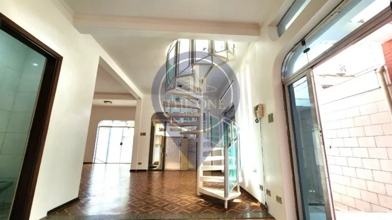 Imagem Imperdível! Casa à venda em São Paulo-SP, bairro Saúde, com 4 quartos, 2 suítes, 2 salas, 4 banheiros, 2 vagas e 218m².