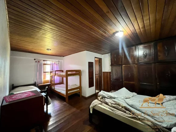 Imagem Casa, Chalé e Edicula a venda em Campos do Jordão-SP