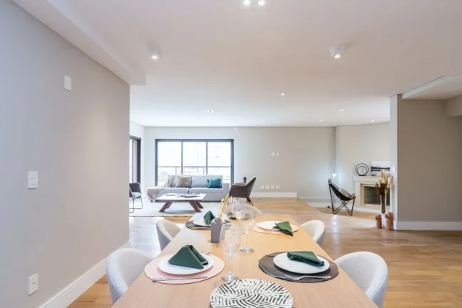 Imagem Apartamento 283M², 5Q, 4 Suítes, 4 Banheiros, 5 Vagas, Varanda Gourmet, Lavabo, Academia, Piscina, Churrasqueira, Quadra, Lareira.