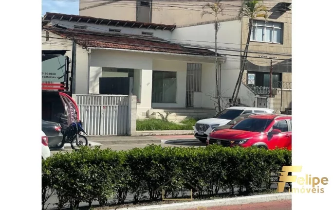 Imagem CASA À VENDA NA AV CHAMPAGNAT - PRAIA DA COSTA - VILA VELHA / ES