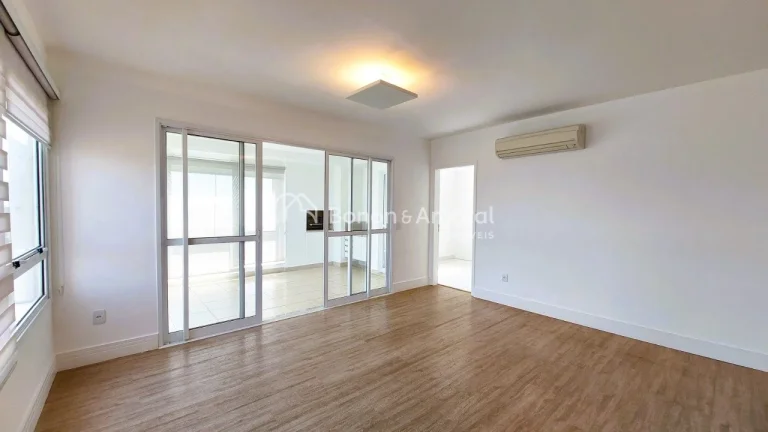 Imagem Excelente apartamento em andar alto, com vista privilegiada da varanda gourmet fechada com vidro e a...