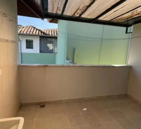 Imagem Apartamento duplex com ótima localização no Itaguá!