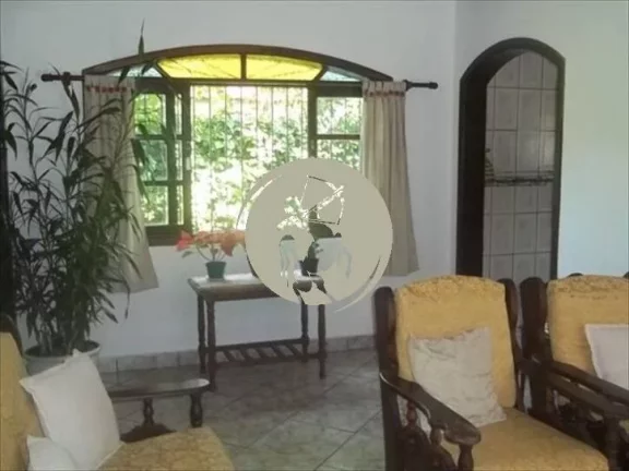 Imagem OPRTUNIDADE! LINDA COM 4 DORMITÓRIOS, SUITE, 8 VAGAS E MUITO VERDE!