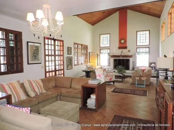 Imagem Cond Forest Hills - Casa Colonial, 4 sts e piscina! Ao lado do clube! GV