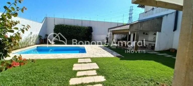 Imagem Linda casa á venda no Condomínio Reserva Iguatemi com hall de entrada social e de serviço, vaga p...