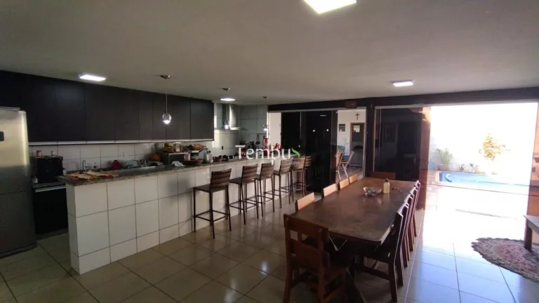 Imagem Casa Terrea, 4 quartos, piscina e churrasqueira, em Setor Bueno, Goiânia/GO