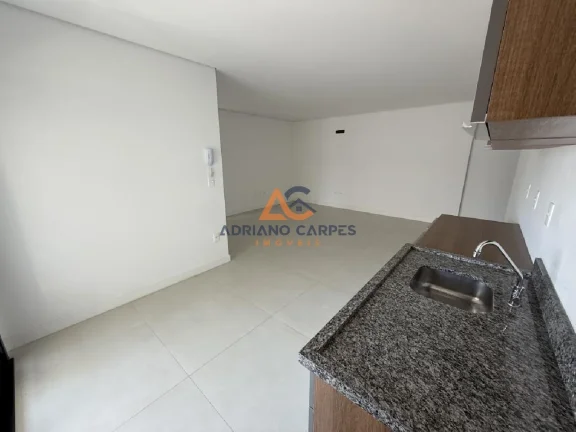 Imagem Seu Duo Suíte na quadra mar na Praia de Gravatá, Navegantes - Residencial Michelangelo. 02 suítes, ampla área interna, vista mar permanente