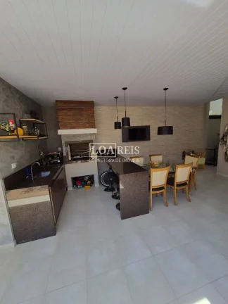 Imagem CASA 4 DORMITÓRIOS SENDO 2 SUÍTES E 1 MASTER I 4 VAGAS DE GARAGEM
