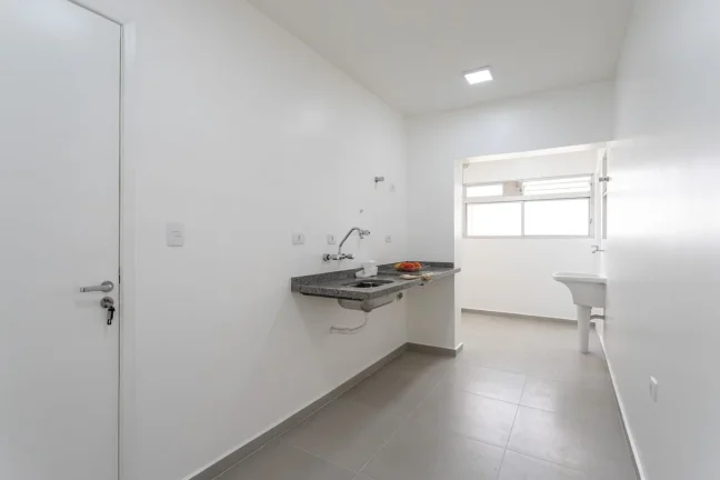 Imagem Apartamento 92M² Reformado, 3Q, 1 Suíte, 2 Banheiros, 2 Vagas, Varanda, Piscina, Churrasqueira, Academia, Salão de Festas e Jogos.