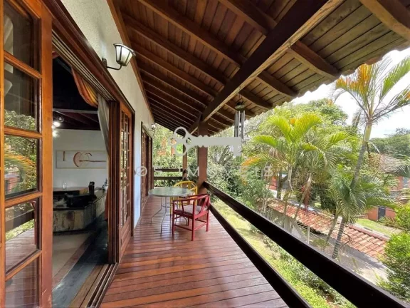 Imagem Linda casa com 06 quartos (1 suíte) , piscina, gourmet no "Granja Viana II"