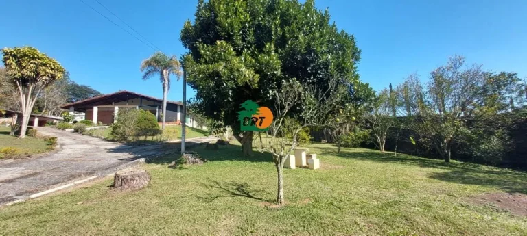 Imagem Chácara para Venda em São Roque, Pavão (canguera), 4 dormitórios, 1 suíte, 1 banheiro