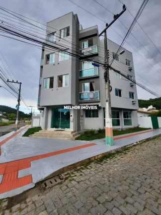 Imagem Apartamento Semi Mobiliado á Venda com 02 Dormitórios sendo 01 Suíte localizado no Bairro Santa Terezinha em Camboriú - SC