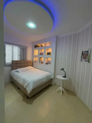 Imagem Casa ampla com 3 dormitórios e 2 vagas de garagem em Jaraguá do Sul/SC