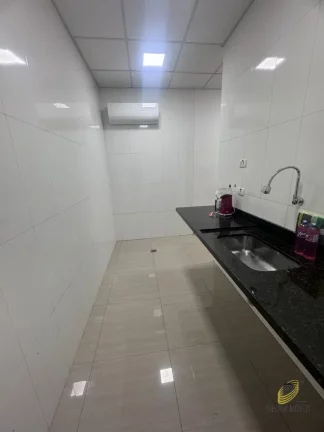 Imagem Galpão Comercial de Alto Padrão em Cotia-SP 2 Salas, 4 Banheiros, 527m² Venda ou Locação no Jardim Santa Paula