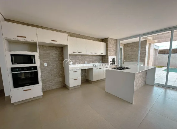 Imagem Casa de Alto Padrão com Projeto Contemporâneo e Acabamento Impecável

Esta casa de arquitetura co...