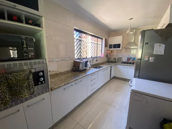 Imagem LINDA CASA EM RUA SEM SAÍDA, 4 DORMITÓRIOS SENDO 2 SUÍTES, VILA APARECIDA, JUNDIAÍ, YARID IMÓVEIS, VENDA COMPRA PERMUTA