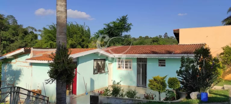 Imagem Chácara com muito verde na Roseira