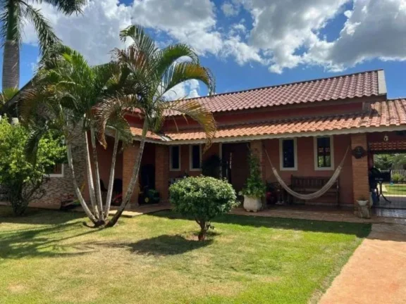 Imagem Chácara em Condomínio de Luxo em Boituva-SP, Bairro Nova Rheata: 3 Quartos, 1 Suíte, 2 Salas, 3 Banheiros, 5 Vagas, 250m²!