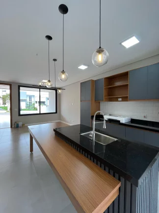 Imagem Casa Moderna com 3 Suítes, Espaço Gourmet e Condomínio Reserva dos Ypês II!
