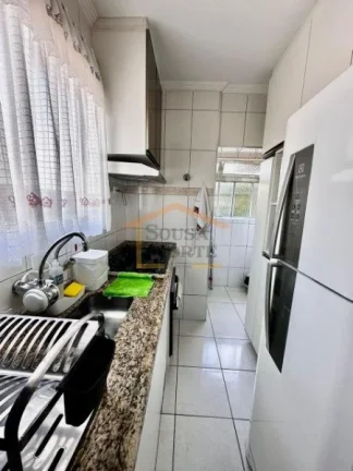 Imagem Apartamento 2 dormitórios, sala, cozinha com armários, área de serviço,1 vaga de garagem. 50m²....