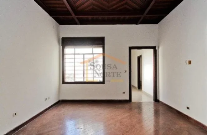 Imagem Casa Comercial, Imóvel com aproximadamente 500 m², ideal para uso comercial ou residencial, com 5 ...