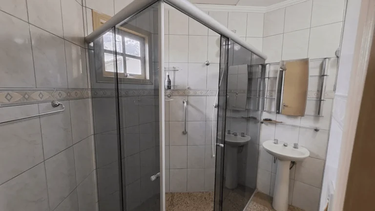 Imagem Sobrado à venda - Área ùtil 280 m2 com 3 dormitórios sendo 1 suíte - 3 vagas - Loteamento Champs Pri