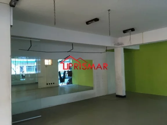 Imagem Aluga-se loja/galpão comercial canal 1 com estacionamento