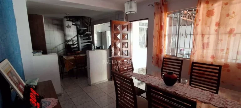 Imagem Sobrado 262m² com Salão Comercial Grande, uma casa com 6 Cômodos e outra com 2 Cômodos, 2 Vagas no Jardim São Gabriel, Mauá-SP