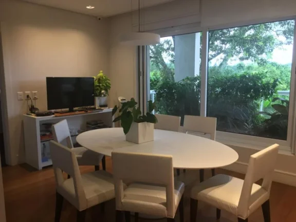 Imagem Casa no Res. Alpha 10 - 1.100m² Mobiliada