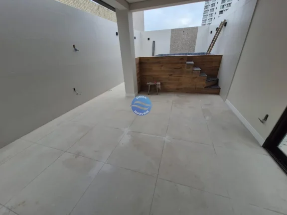 Imagem Casa duplex a venda em Santos no Embaré, nova, fino acabamento.