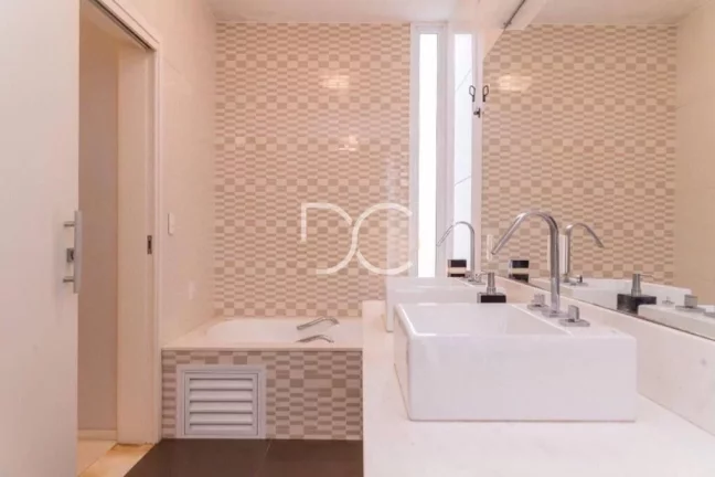 Imagem Ibiti Royal Park - Venda Sobrado | AC 378m² | AT 360m² | 5 Dorm | 3 Suítes | 5 Ban | 4 Vagas