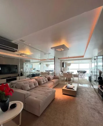 Imagem Apartamento mobiliado com 3 suítes e 3 vagas de garagem na Avenida Atlântica em Balneário Camboriú