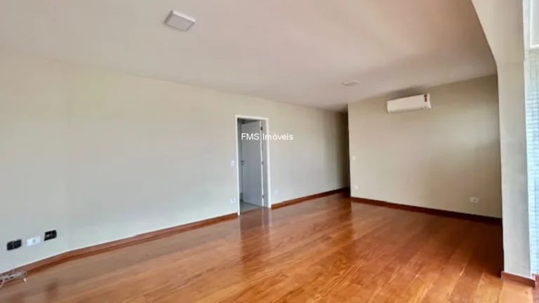 Imagem Apartamento à venda em Moema, SP: 3 quartos, 1 suíte, 1 sala, 2 vagas, 118m² de área. Venha conferir!
