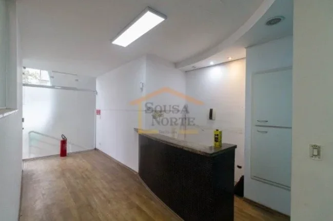 Imagem Ponto comercial com aproximadamente 516 m², composto por diversos ambientes e banheiros, possibilit...