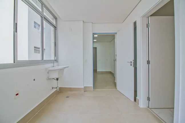 Imagem Apartamento 210M², 2Q, 1 Suíte, 2 Banheiros, 1 Vaga, Varanda, Academia, Salão de Festas, Playground, Jardim.